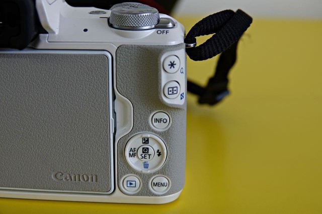 带上护照机票和佳能微单 EOS M50去东京旅行