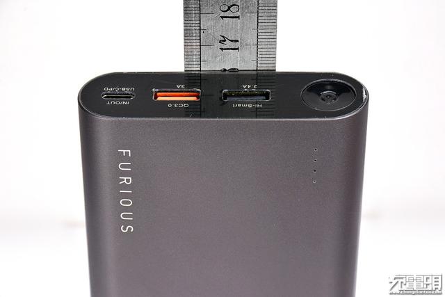 iWALK F20P (20000mAh) PD快充移动电源拆解评测