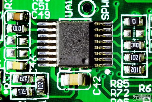 iWALK F20P (20000mAh) PD快充移动电源拆解评测