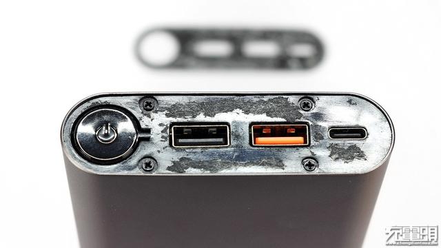 iWALK F20P (20000mAh) PD快充移动电源拆解评测
