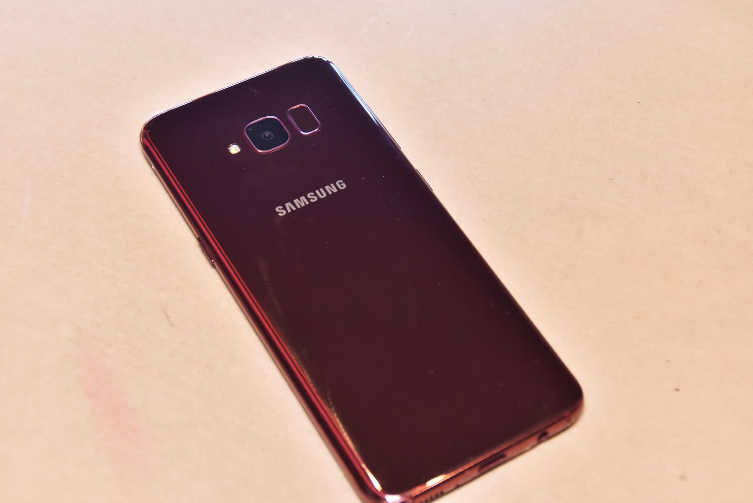 三星Galaxy S轻奢版真机图赏:延续S8外观设计
