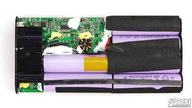 iWALK F20P (20000mAh) PD快充移动电源拆解评测