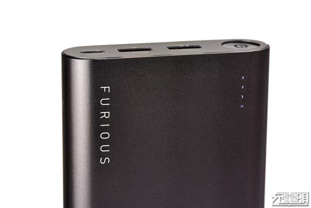 iWALK F20P (20000mAh) PD快充移动电源拆解评测