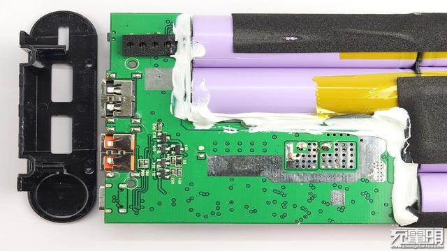 iWALK F20P (20000mAh) PD快充移动电源拆解评测