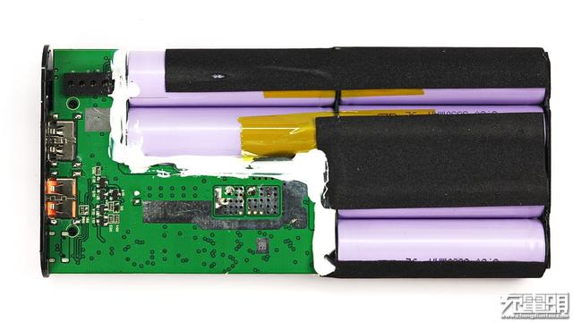 iWALK F20P (20000mAh) PD快充移动电源拆解评测