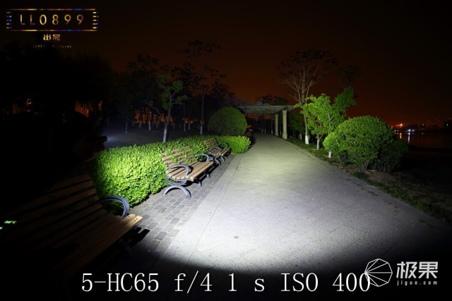 奈克科尔手电筒评测，被掰弯的手电筒更好用