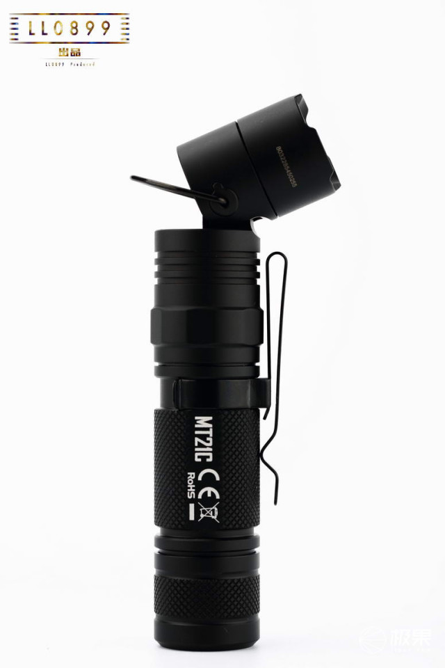 奈克科尔手电筒评测，被掰弯的手电筒更好用