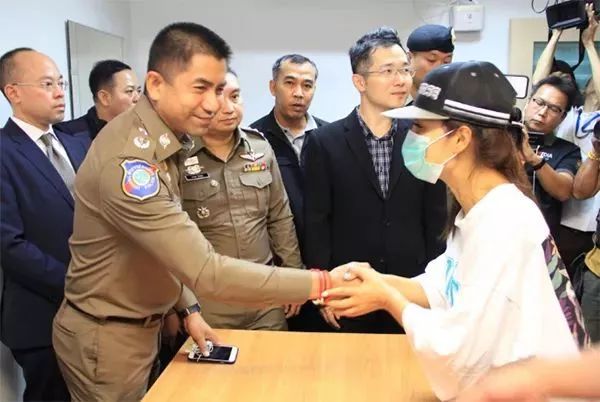 关注 | 内外勾结？泰国机场移民官涉嫌协助绑架中国女游客