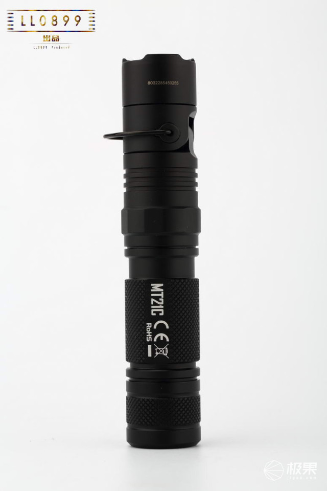 奈克科尔手电筒评测，被掰弯的手电筒更好用