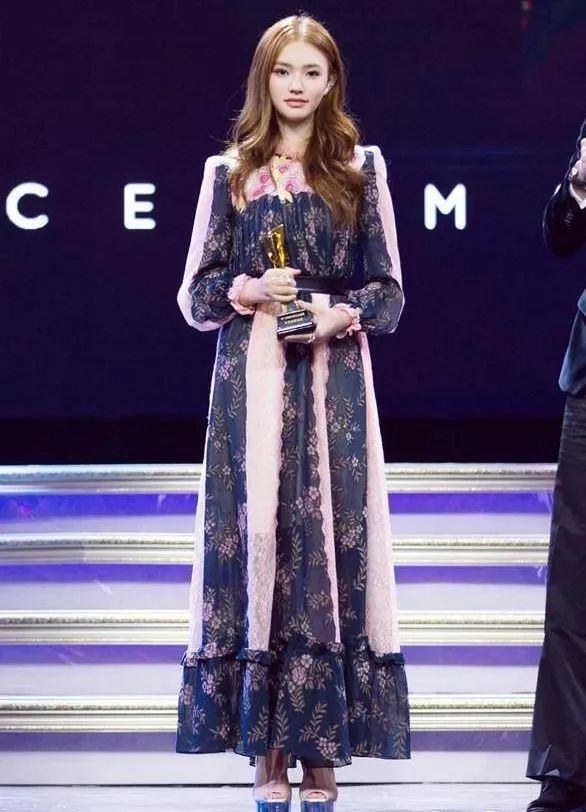 林允要成为第二个郑爽?暴瘦14斤身体吃得消吗