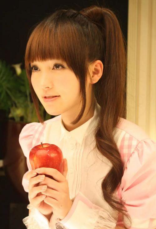 2008年2月28日,金莎突然在自己的博客上发表了一篇名为"当女歌手变成