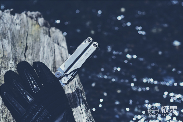 莱泽曼多功能折叠钳上手：17种功能于一身，“钳”力无穷
