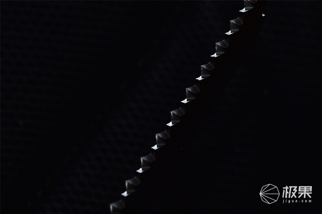 莱泽曼多功能折叠钳上手：17种功能于一身，“钳”力无穷