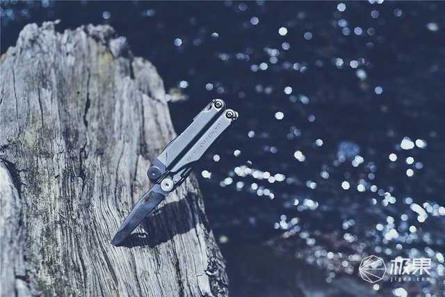 莱泽曼多功能折叠钳上手：17种功能于一身，“钳”力无穷