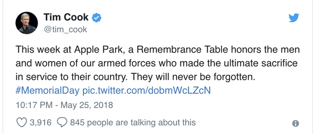 库克纪念美国阵亡将士纪念日，Apple Park设纪念桌