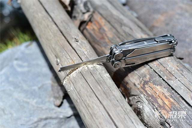 莱泽曼多功能折叠钳上手：17种功能于一身，“钳”力无穷