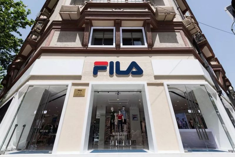 运动品牌FILA在上海开两间旗舰店，你可能不知道它属于安踏