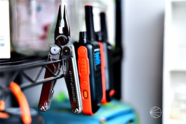 莱泽曼多功能折叠钳上手：17种功能于一身，“钳”力无穷