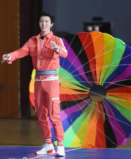 范冰冰拼命想捧红弟弟,借李晨关系安排范丞丞