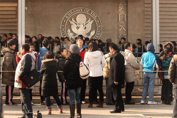 美媒：中国学生赴美学高科技，怕要一年一签了