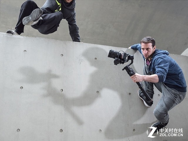 微单单反用手持云台 大疆发布如影Ronin-S 