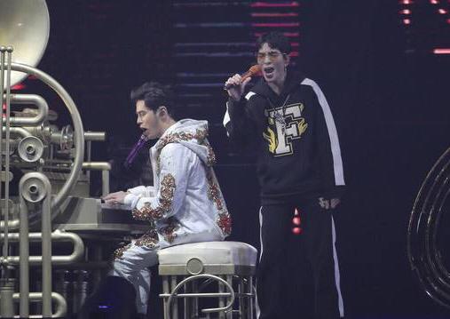 萧敬腾粉丝台北偶遇周杰伦打球,周董毫不客气