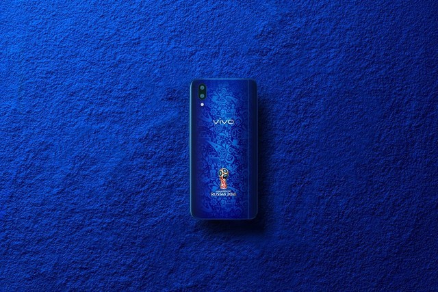 X21世界杯版典藏蓝真机 颜值情怀都满分