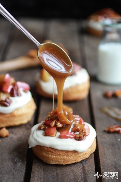 apple-pecan-pie-cronut