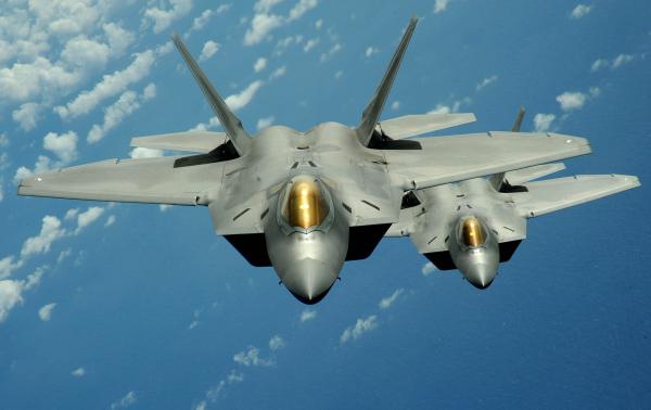 日媒：美军将在冲绳临时部署14架F-22战机