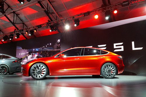 刹车距离改进后 消费者报告已推荐用户购买Model 3