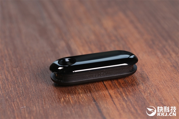 169元!小米手环3开箱图赏:造型圆润\/屏幕大升