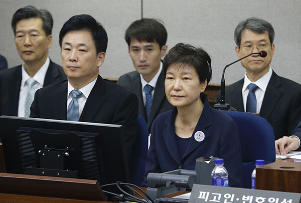 朴槿惠一审被判24年检方称太少，二审预审今举行