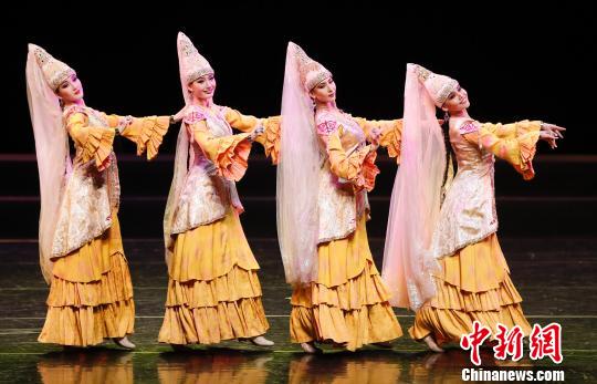 翩跹而至 上合组织成员国民族舞蹈汇演在京举行