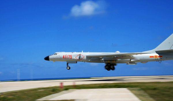 专家解读空军轰-6K起降南海岛礁：可巡航马六甲海峡周边