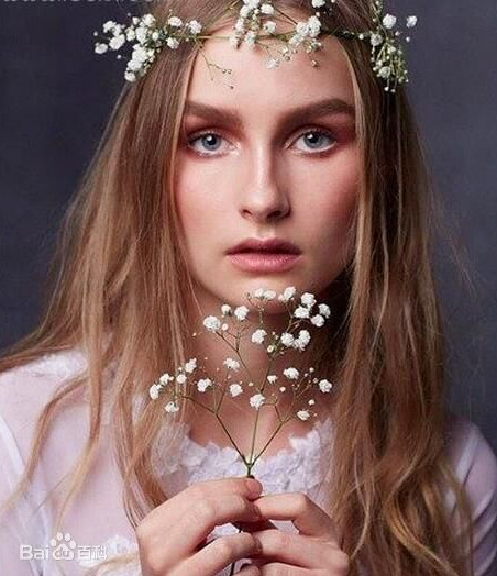 2017年美国恐怖惊悚电影《安全邻域》,熊孩子