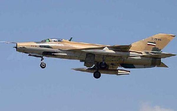 伊朗一架F7战斗机坠毁，两名飞行员弹机逃生