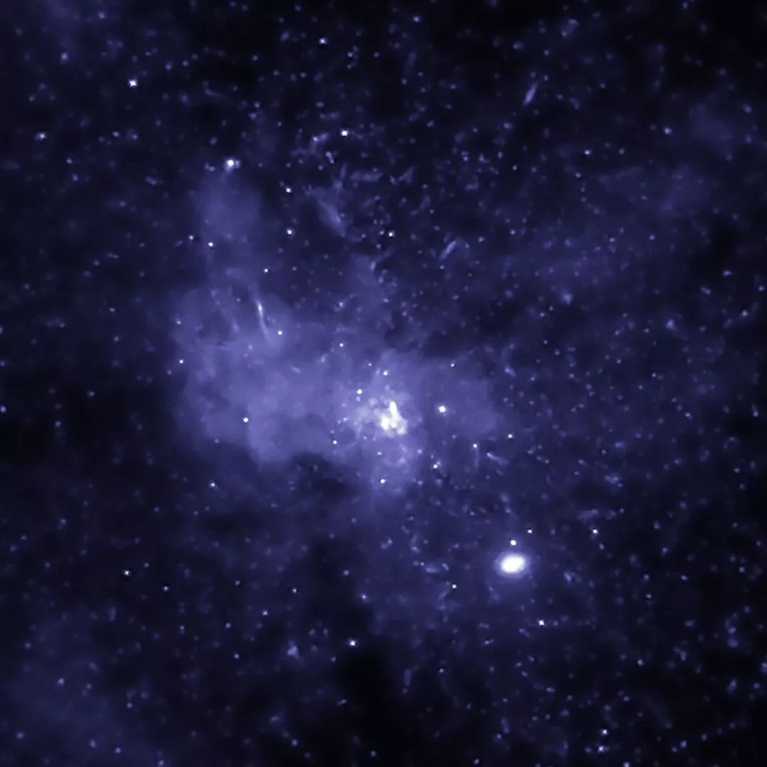 银河系中心或存在大量黑洞