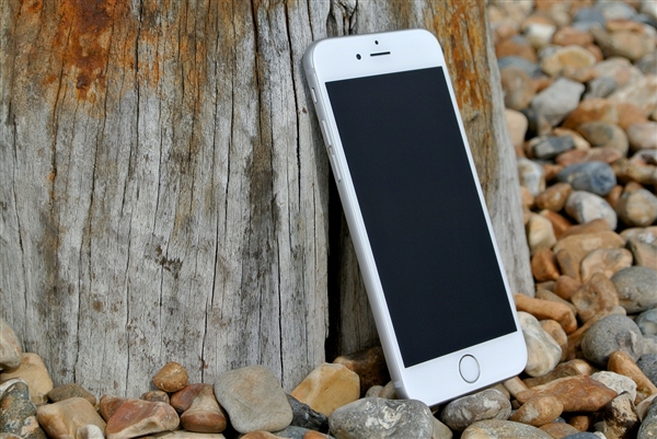 微博发布智能手机大数据报告：iPhone份额明显下滑