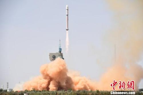 中国成功发射高分六号遥感卫星 珞珈一号搭载升空