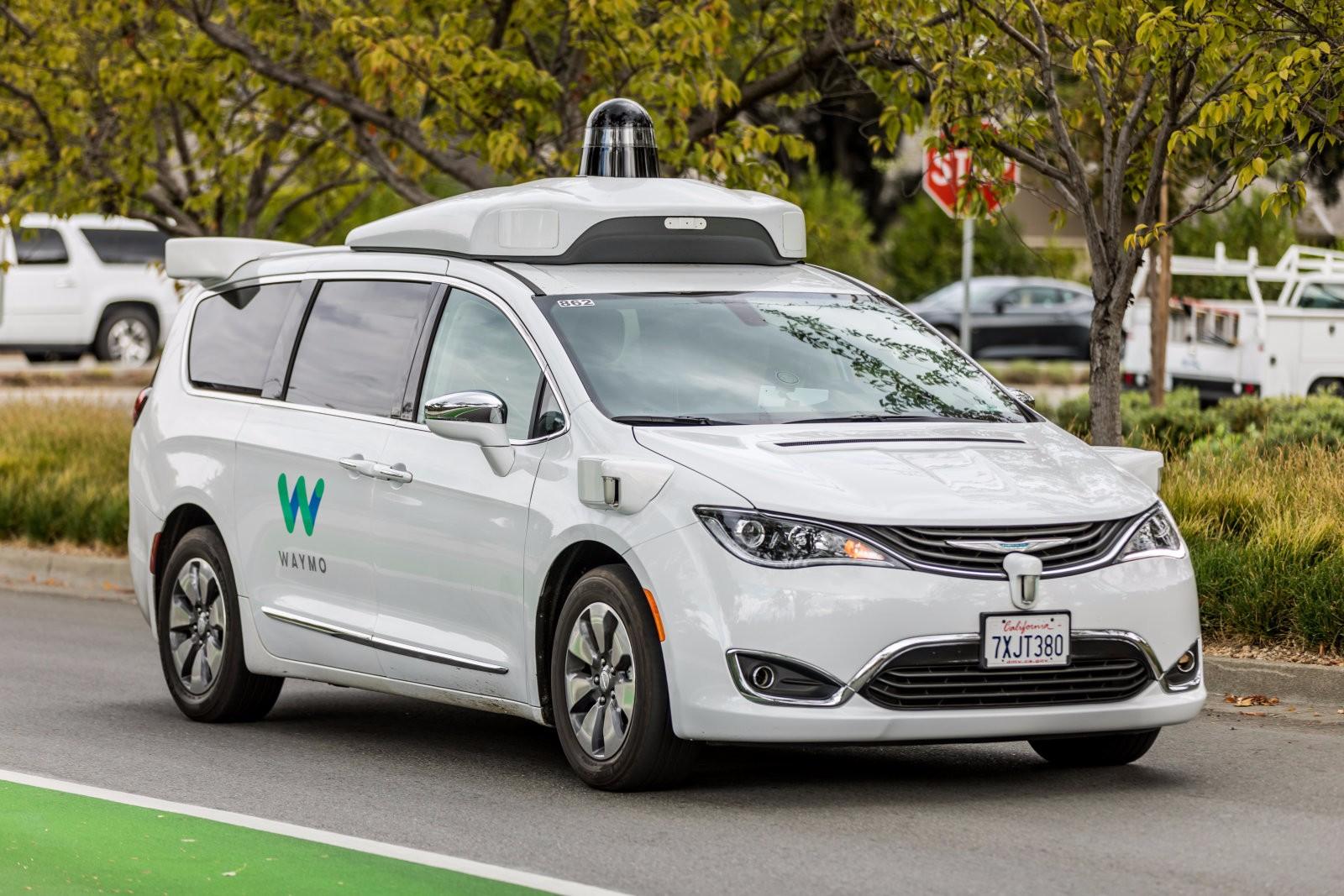 加州将允许自动驾驶汽车接载乘客