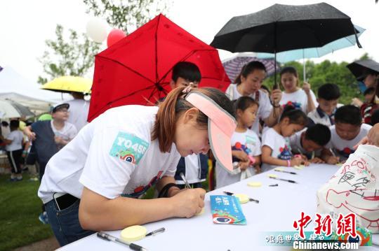 监测数据：上海近六成中小学生视力不佳