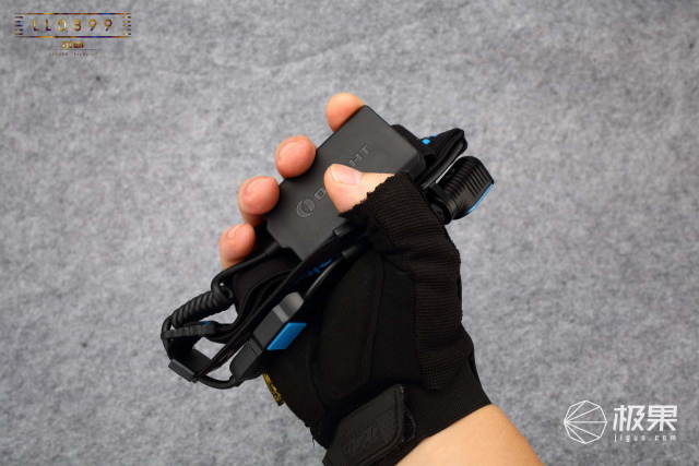 轻便小巧又防水的头灯我的夜跑专属利器—OLIGHTHS2头灯评测