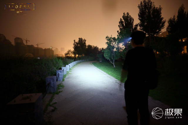 轻便小巧又防水的头灯我的夜跑专属利器—OLIGHTHS2头灯评测