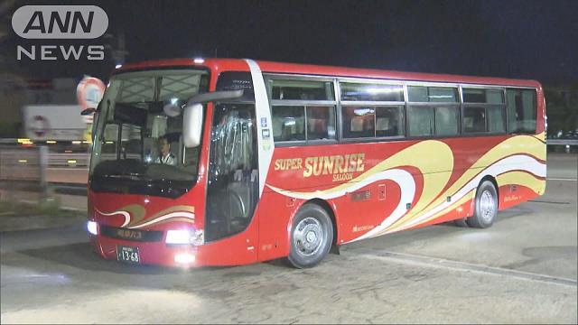 日本一观光巴士司机高速路上突然失去意识 乘客奋力停车