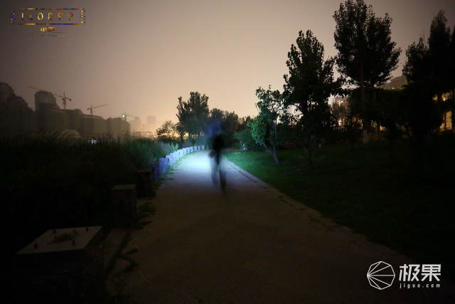 轻便小巧又防水的头灯我的夜跑专属利器—OLIGHTHS2头灯评测