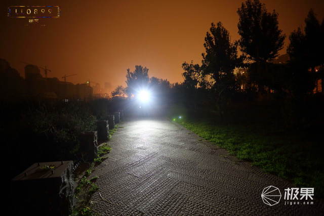 轻便小巧又防水的头灯我的夜跑专属利器—OLIGHTHS2头灯评测