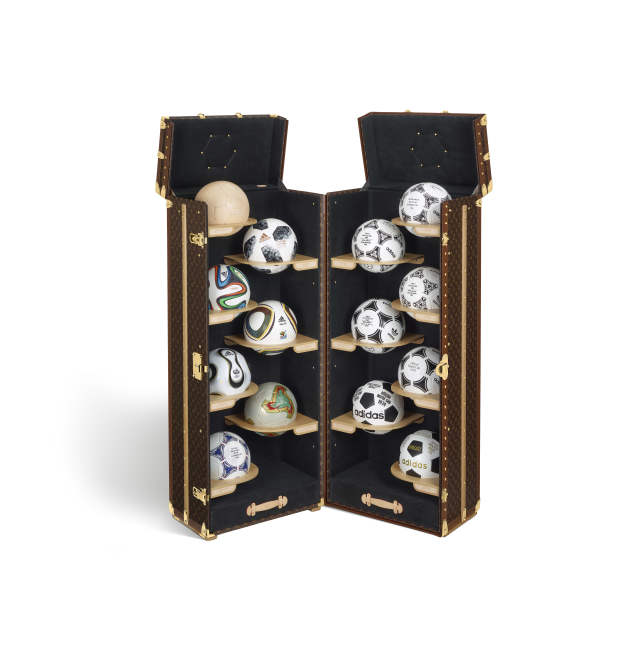 LV推出俄罗斯世界杯主题箱包，土豪们还不下手吗