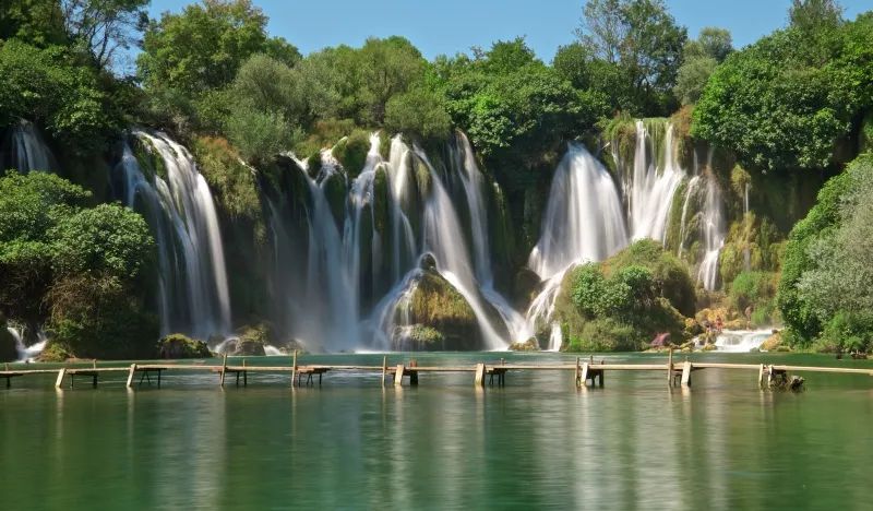 这个前两天刚免签小众景美的欧洲国家,现在不