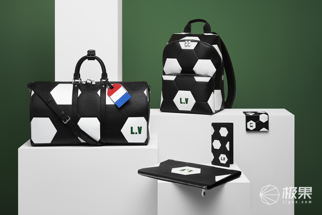 LV推出俄罗斯世界杯主题箱包，土豪们还不下手吗