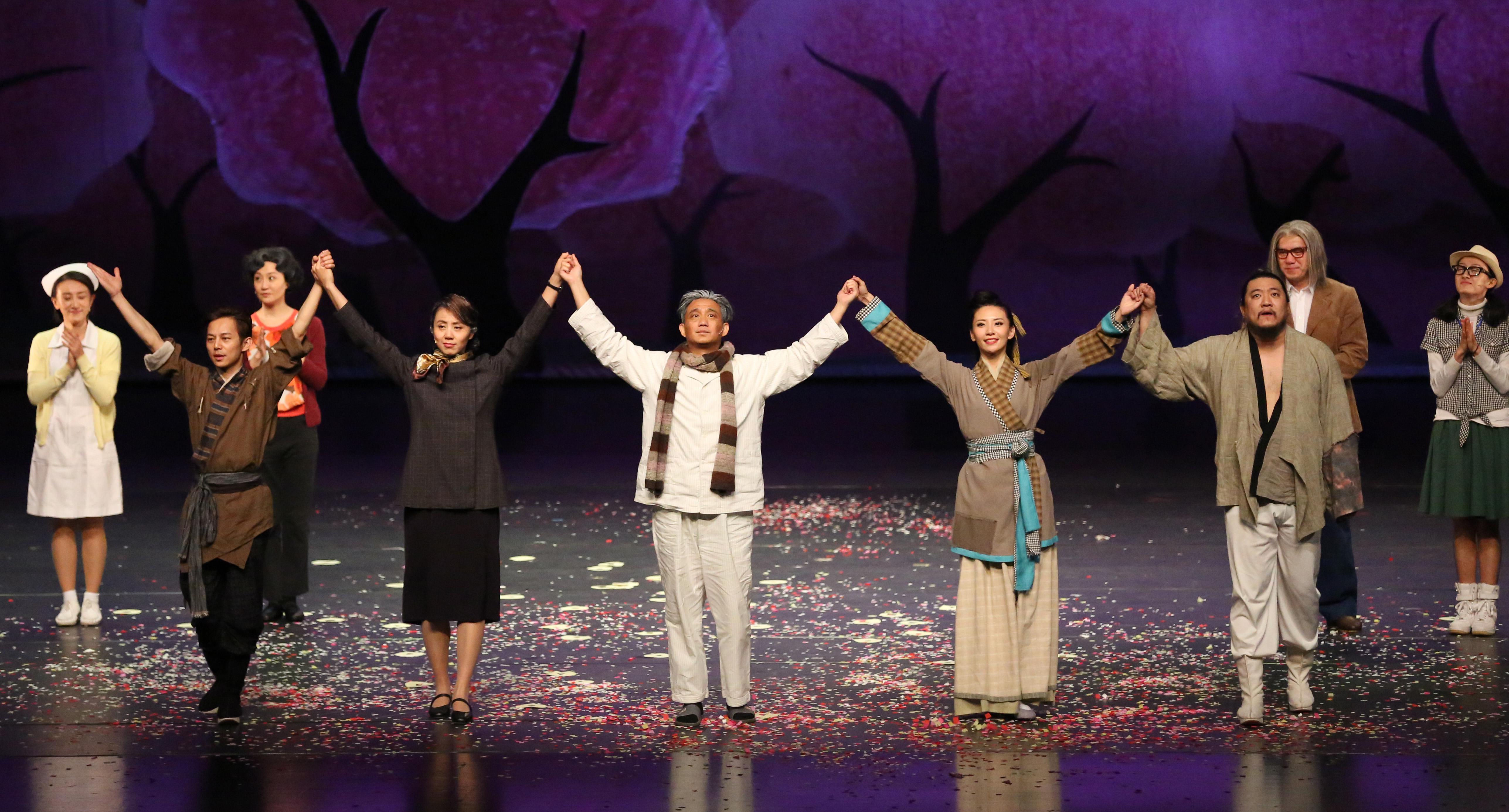 《暗恋桃花源》全国巡演再度启程,赵子锌饰女主春花